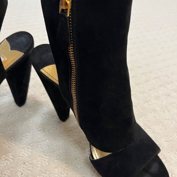 Miu Miu peep-toe ankle bootie, black suede, sz 37.5 - Picture 4 of 8